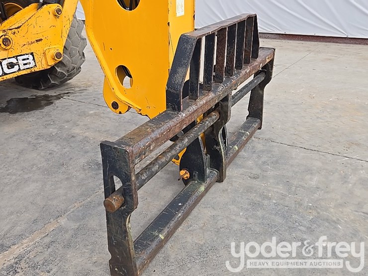 2017-jcb-510-56-image-10