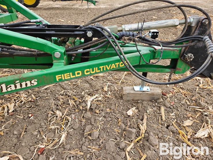 great-plains-series-vii-27'-wide-field-cultivator-image-13