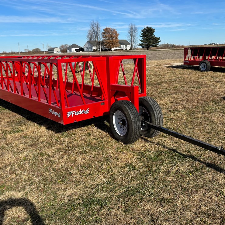 #1005 • Hay Feeder