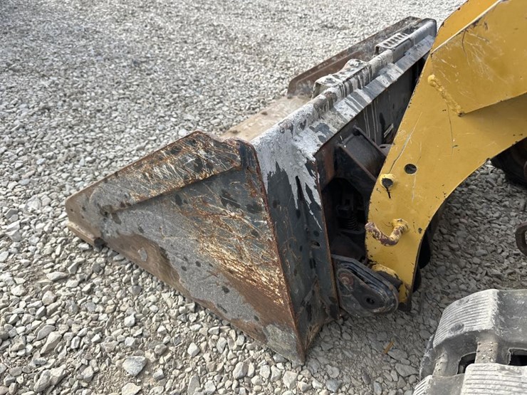 caterpillar-239d-image-10