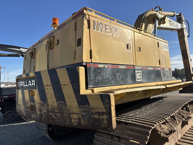 caterpillar-235-image-15