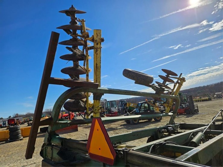 john-deere-230-image-21