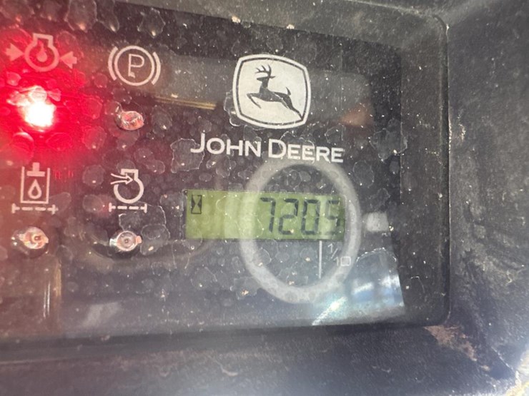 john-deere-240-image-35