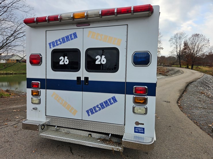 #22778-•-2003-ford-econoline-van-ambulance-image-13