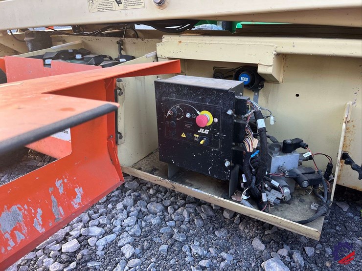 2021-jlg-4069le-image-16