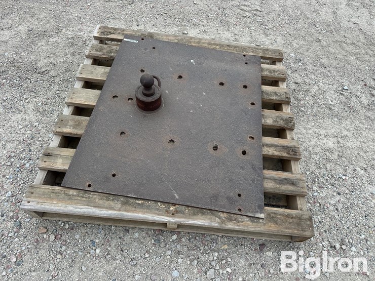 pickup-gooseneck-trailer-hitch-insert-image-6