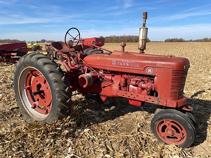 ih-farmall-h-tractor-image-1