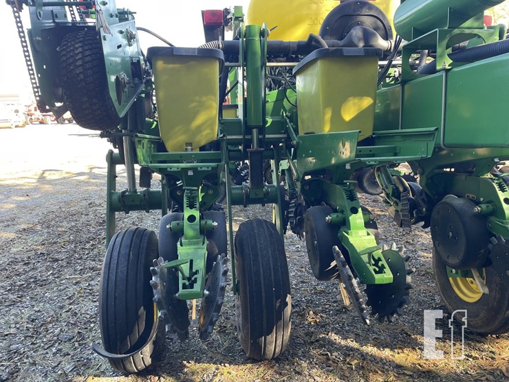 2011-john-deere-1770nt-image-23