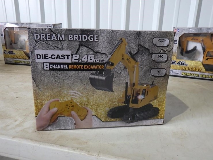 remote-control-excavator-toy-image-2