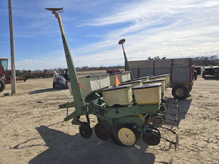 john-deere-7000-image-8