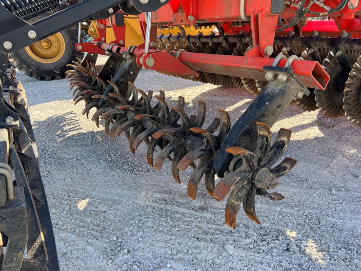 #206689-•-kuhn-8005-excellerator-image-13