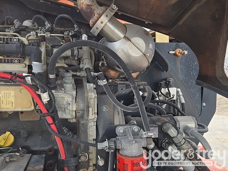 2015-jlg-600aj-image-94