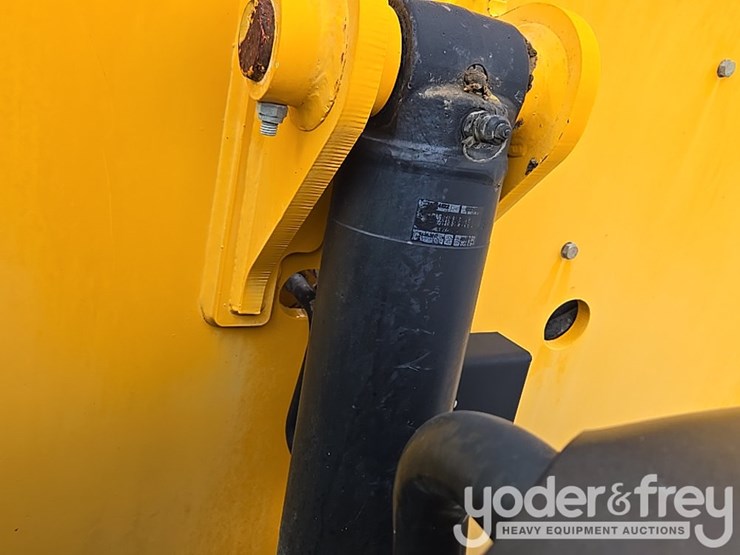 2017-jcb-510-56-image-56