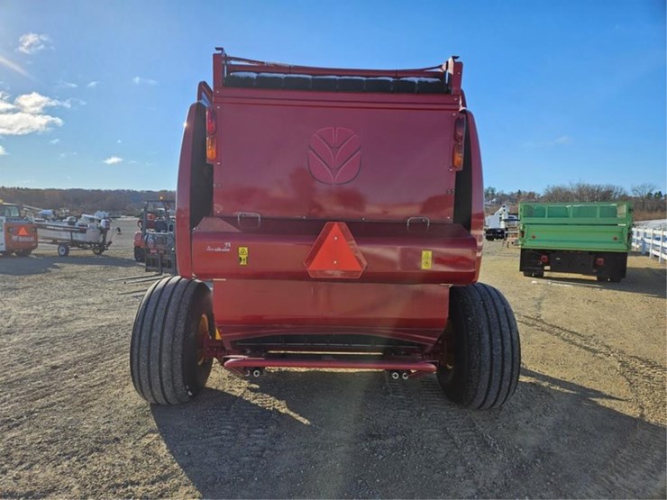 new-holland-roll-belt-560-image-4