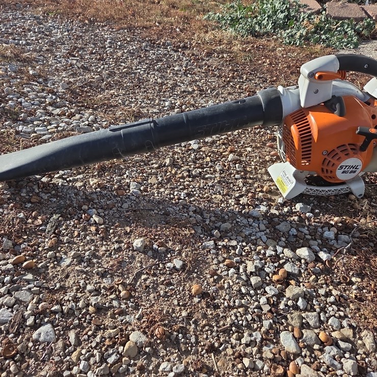 Stihl BG 86 leaf blower