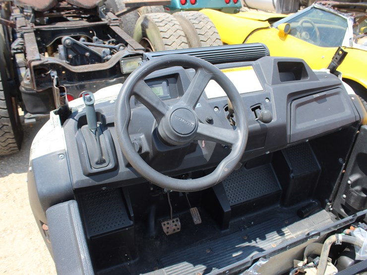 2014-honda-pioneer-700-image-5