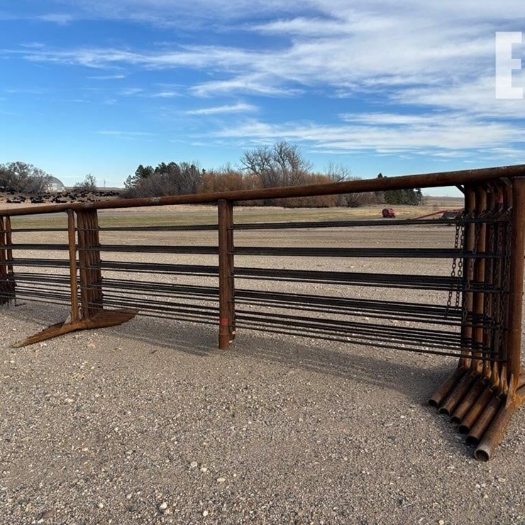 100X 24FT FREE STANDING PANELS 28