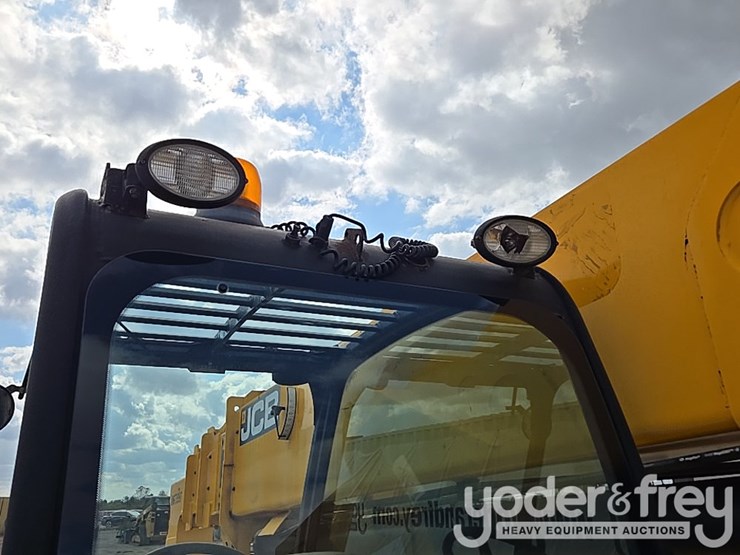 2017-jcb-510-56-image-113