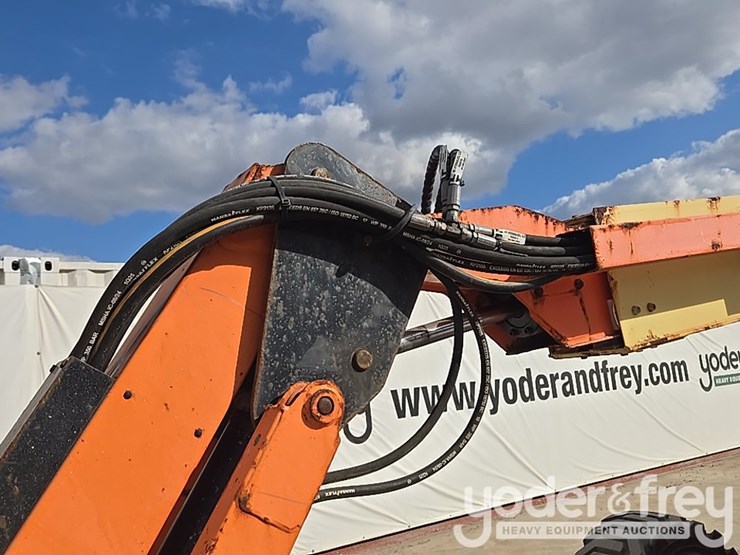 2015-jlg-600aj-image-69