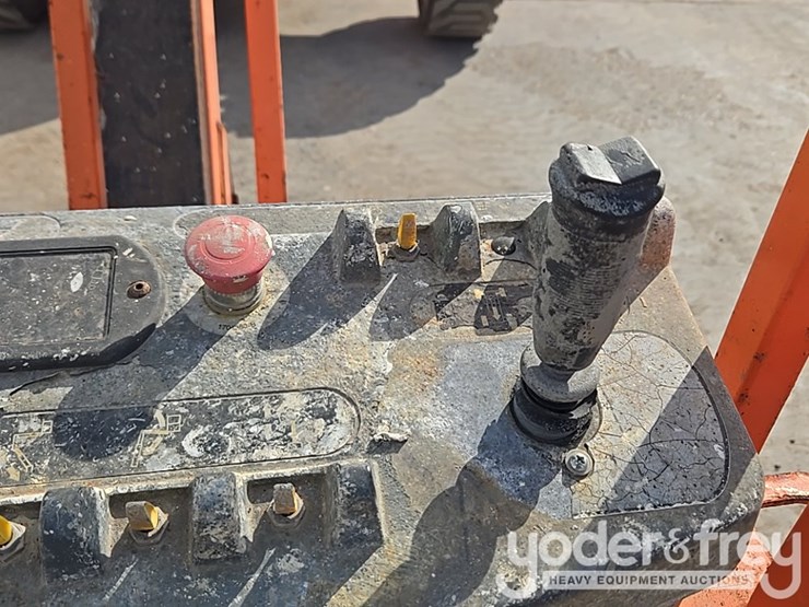 2015-jlg-600aj-image-16