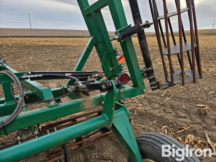 great-plains-2330sc-30'-wide-seedbed-conditioner-image-12