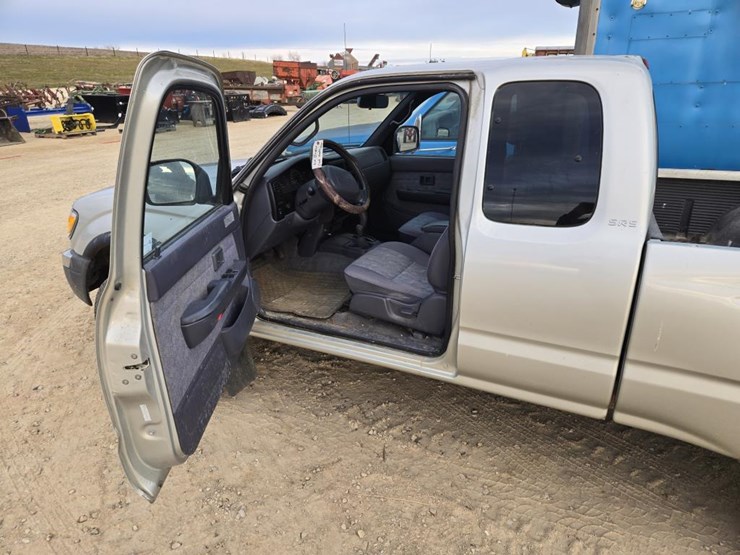 2000-toyota-tacoma-image-14