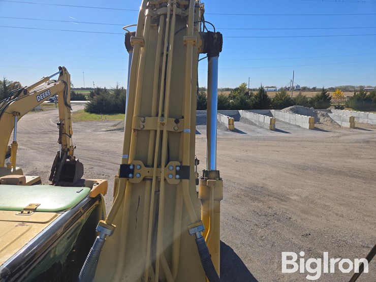 2005-caterpillar-330c-image-19