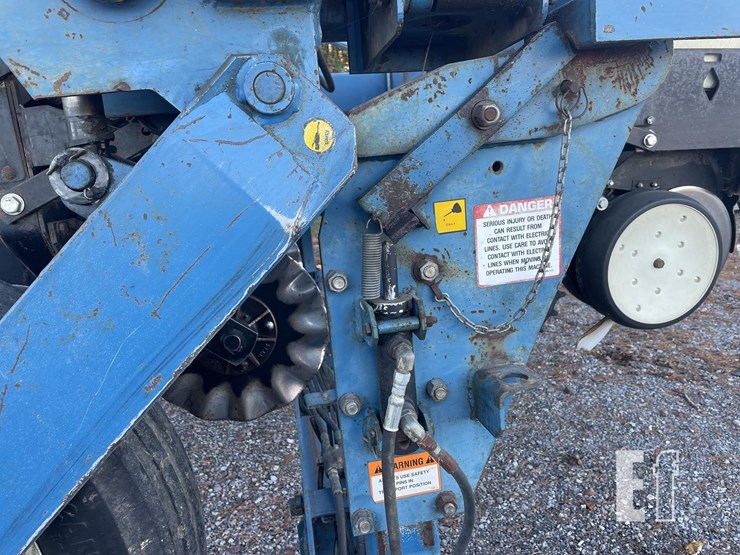 1997-kinze-2600-image-26