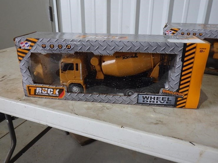 remote-control-mixer-truck-toy-image-1