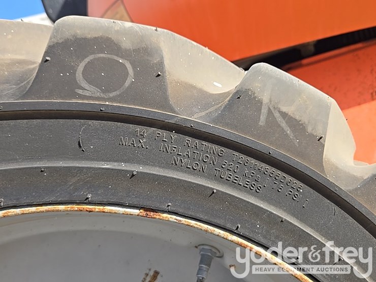 2015-jlg-600aj-image-40