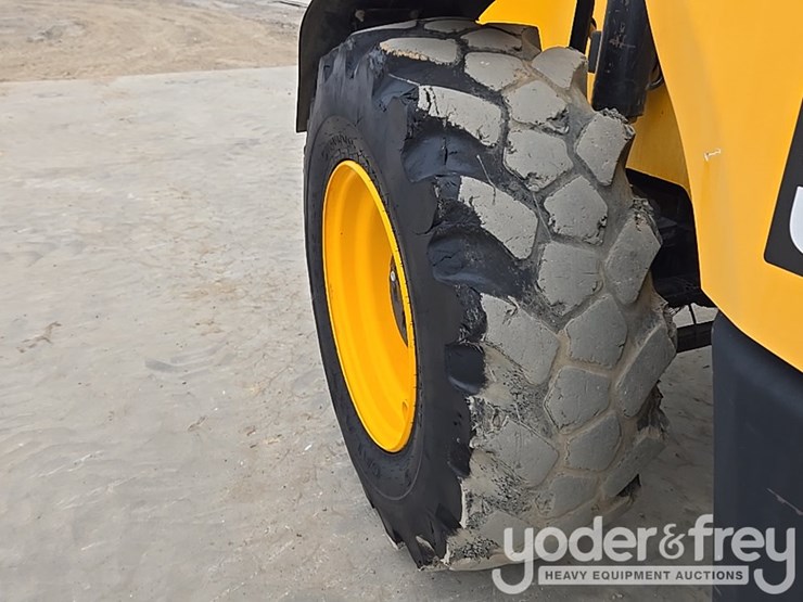 2017-jcb-510-56-image-30