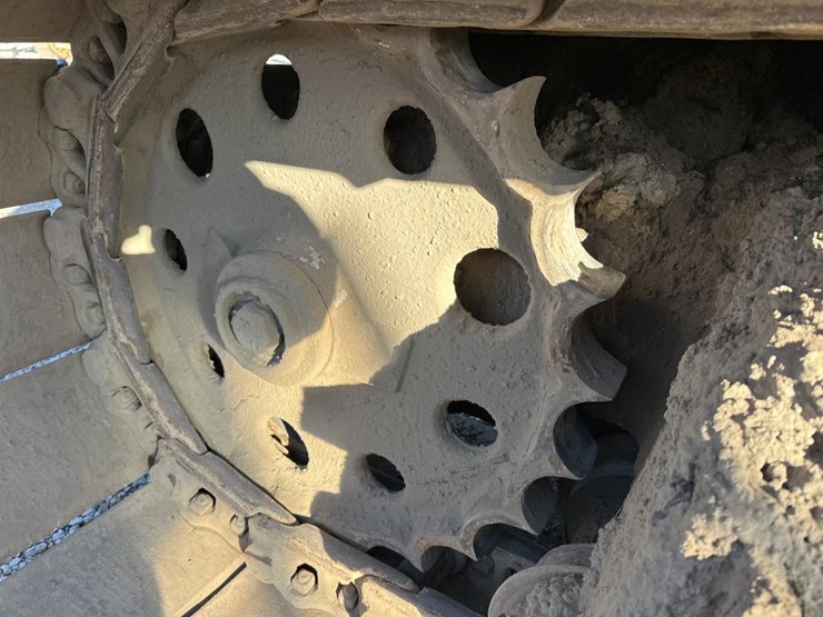 caterpillar-235-image-59