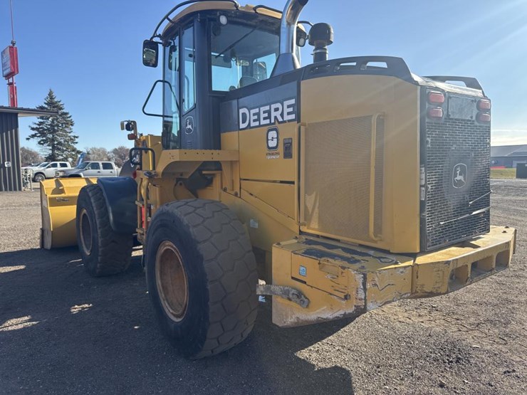 2016-deere-624k-image-7