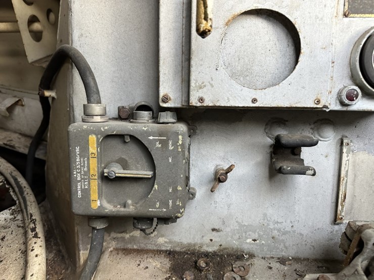 2118-ford-300-image-24