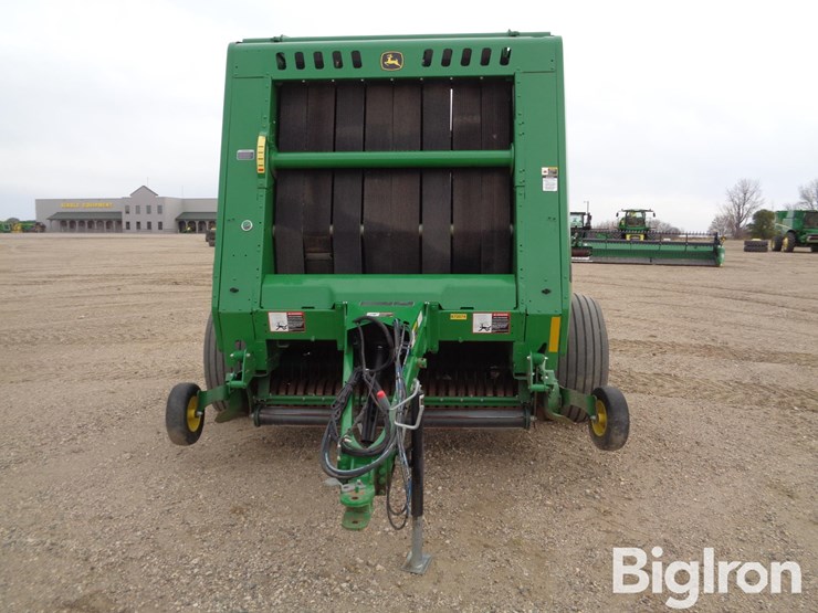 2021-john-deere-560m-image-16