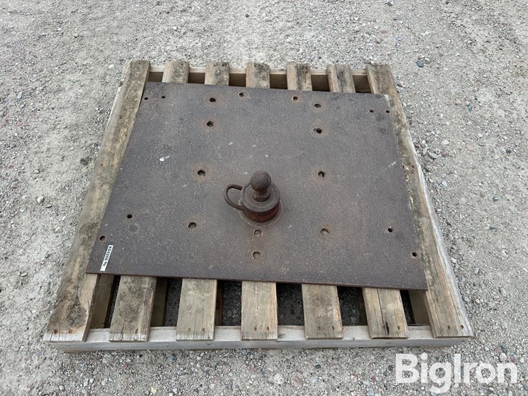 pickup-gooseneck-trailer-hitch-insert-image-8