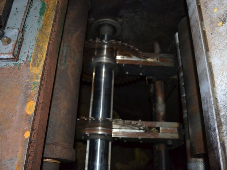 ligna-6"x32"-2-saw-edger-w/-2-movable-saws-w/-8'-infeed-rollcase-w/-20'-single-belt-tailing-outfeed-w/-hydrualic-setworks-w/-2-line-lazer-lite-system-sn#f161760-image-2