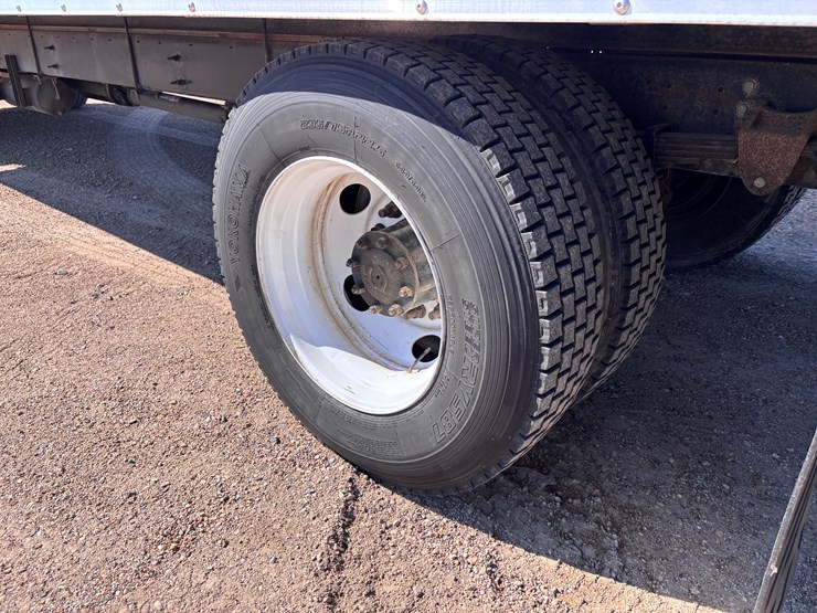 2014-axle-24ft-image-8