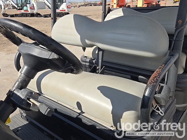 2019-club-car-carryall-1700-image-54