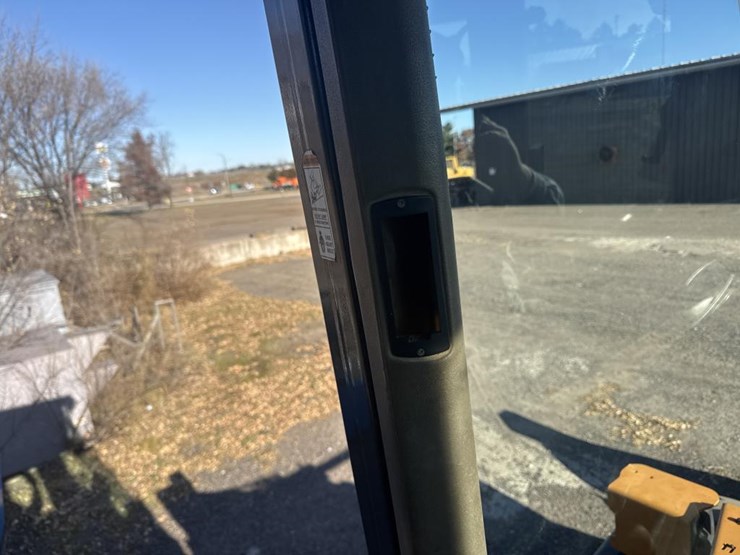 case-621f-xr-image-45