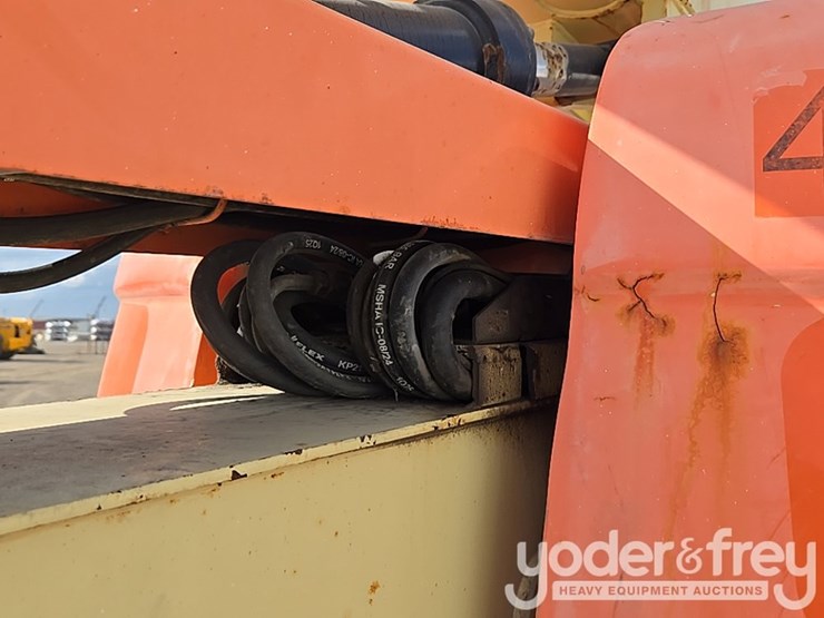 2015-jlg-600aj-image-55