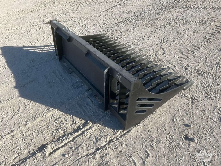 wildkat-/rock-skeleton-bucket-image-3