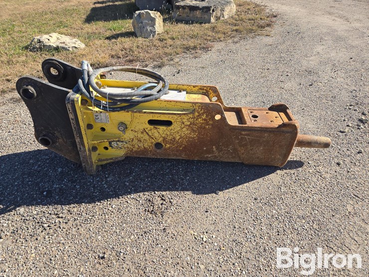 stanley-mbx138-hydraulic-hammer-image-4