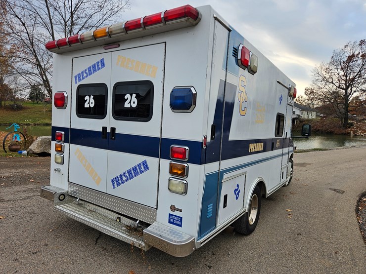 #22778-•-2003-ford-econoline-van-ambulance-image-14