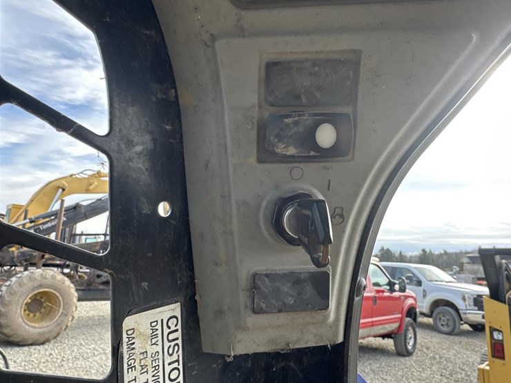 caterpillar-239d-image-35