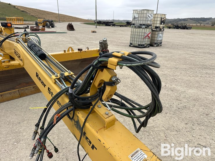 2016-landoll-1632rs-pull-type-grader/blade-image-10