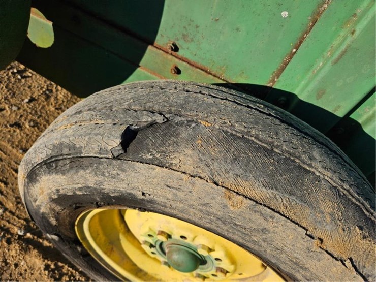 john-deere-14t-image-26