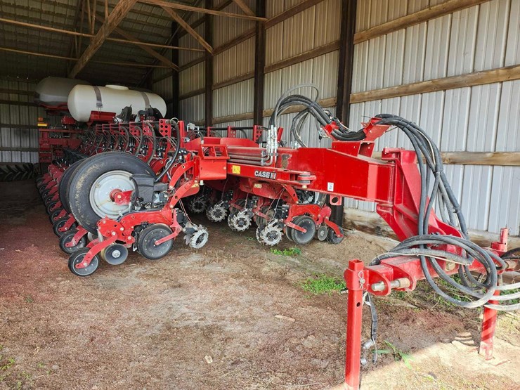 2023-case-ih-2150-image-1