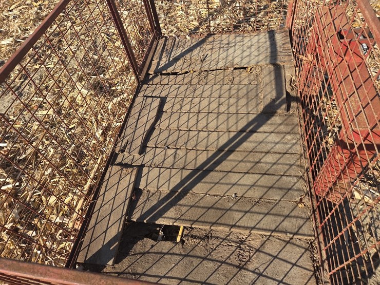 4'x7'-3pt-small-animal-carrier-image-9