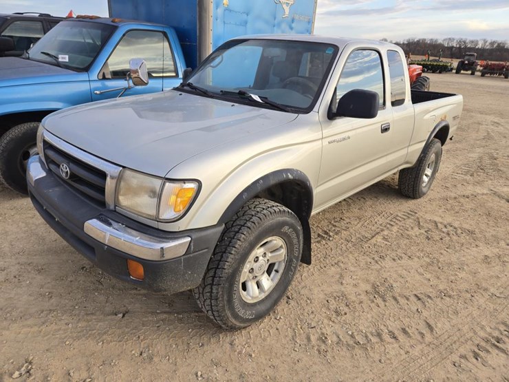 2000-toyota-tacoma-image-1